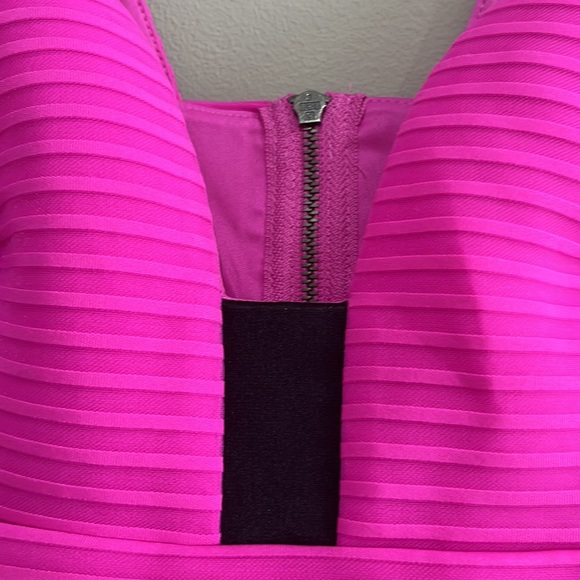 Express Hot Pink Crop Top Size Small - Picture 4 of 9